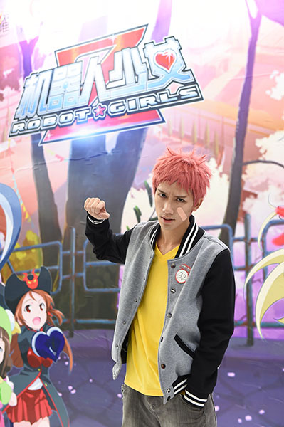 cosplay大赛自选环节现场直击–帅哥你的创可贴恰到好处.JPG