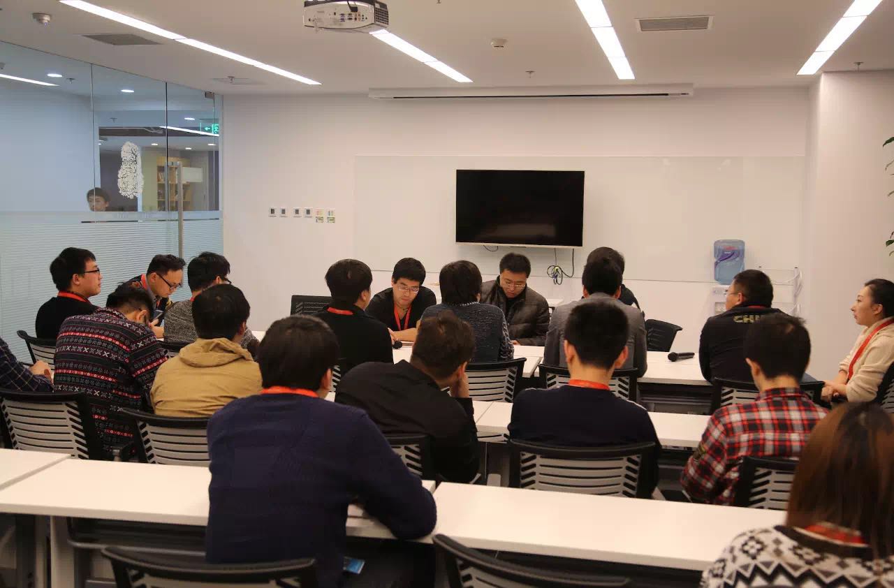 图1耳根出席《我欲封天》正版手游项目的研发例会.jpg