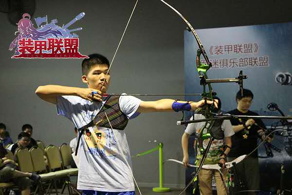 图3：军迷在射箭.jpg