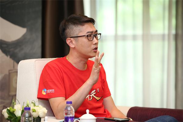 图9 创梦天地CTO关嵩接受媒体采访.JPG