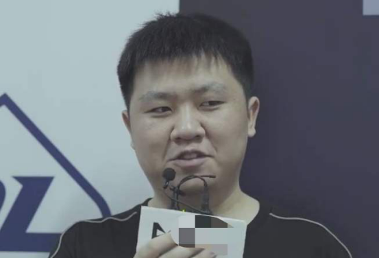 英雄联盟LPL因王校长债务影响，IG差钱要卖队友？284.png